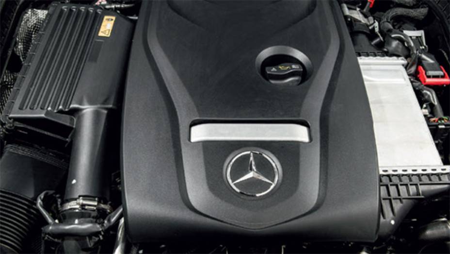 Mercedes: 156 cv no 1.6 a gasolina | <a href="https://gutenberg.quatrorodas.abril.com.br/carros/comparativos/mercedes-c-180-x-bmw-320i-active-flex-812777.shtml" target="_blank" rel="migration">Leia mais</a>