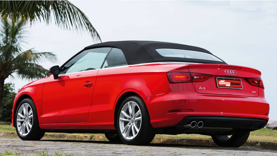 Fechado, os três volumes ficam evidentes | <a href="https://gutenberg.quatrorodas.abril.com.br/carros/impressoes/audi-a3-cabriolet-813902.shtml" target="_blank" rel="migration">Leia mais</a>