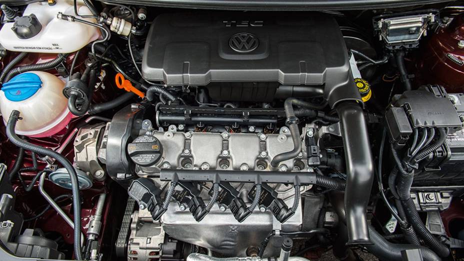 O 1.0 de quatro cilindros gera 76 cv | <a href="https://gutenberg.quatrorodas.abril.com.br/carros/comparativos/fox-x-up-820214.shtml" target="_blank" rel="migration">Leia mais</a>