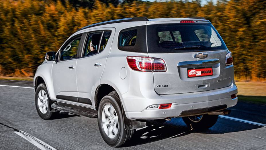 Não houve mudanças estéticas na linha 2015 | <a href="https://gutenberg.quatrorodas.abril.com.br/carros/testes/chevrolet-trailblazer-2015-819951.shtml" target="_blank" rel="migration">Leia mais</a>