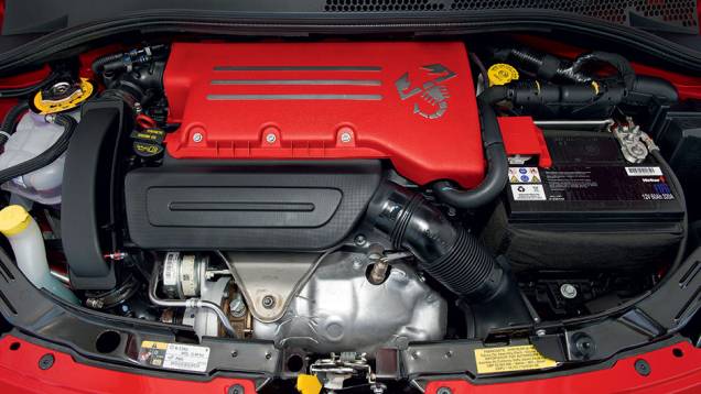 O motor MultiAir de 1400 cm3 ganhou um turbo | <a href="https://gutenberg.quatrorodas.abril.com.br/carros/impressoes/fiat-500-abarth-821981.shtml" target="_blank" rel="migration">Leia mais</a> O motor MultiAir de 1400 cm3 ganhou um turbo | <a href="https://gutenberg.quatrorodas.abril.com.br/carros/impressoes/fiat-500-abarth-821981.shtml" target="_blank" rel="migration">Leia mais</a>