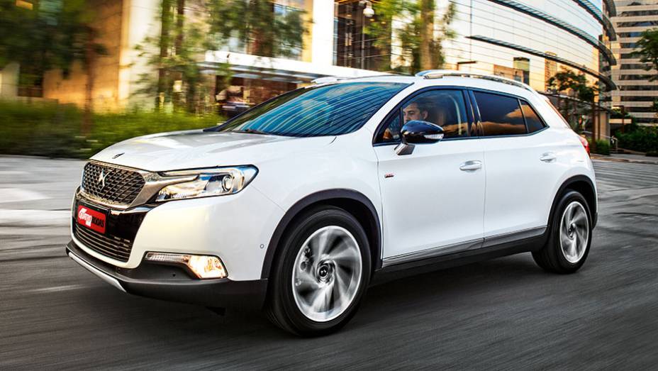 DS6 aposta no segmento dos SUVs compactos | <a href="https://gutenberg.quatrorodas.abril.com.br/carros/impressoes/citroen-ds6-822020.shtml" target="_blank" rel="migration">Leia mais</a>