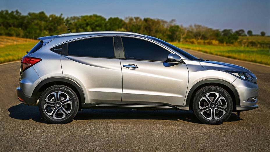 O HR-V utiliza a mesma plataforma do City e do Fit | <a href="https://gutenberg.quatrorodas.abril.com.br/carros/impressoes/honda-hr-v-823521.shtml" target="_blank" rel="migration">Leia mais</a>