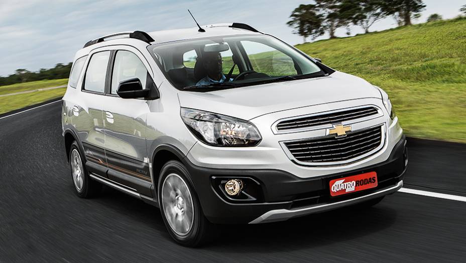 O visual mudou, mas a altura da suspensão continua igual | <a href="https://gutenberg.quatrorodas.abril.com.br/carros/testes/chevrolet-spin-activ-824061.shtml" target="_blank" rel="migration">Leia mais</a>