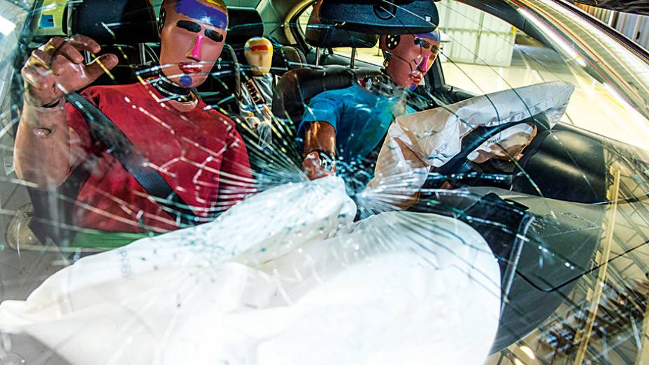 A GM abre as portas do seu centro de segurança no Brasil e mostra pela primeira vez os bastidores de um crash-test A GM abre as portas do seu centro de segurança no Brasil e mostra pela primeira vez os bastidores de um crash-test