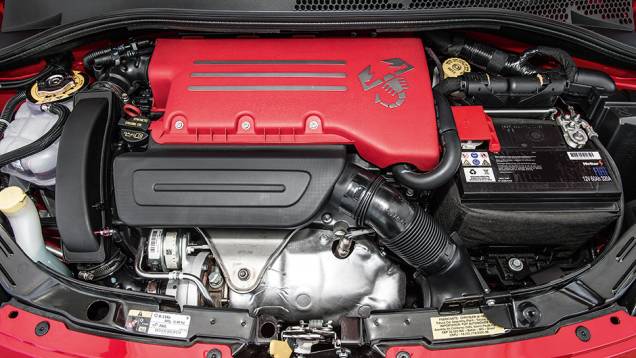 Esperto, motor 1.4 MultiAir turbo gera 167 cv | <a href="https://gutenberg.quatrorodas.abril.com.br/carros/comparativos/comparativo-esportivos-841704.shtml" target="_blank" rel="migration">Leia mais</a> Esperto, motor 1.4 MultiAir turbo gera 167 cv | <a href="https://gutenberg.quatrorodas.abril.com.br/carros/comparativos/comparativo-esportivos-841704.shtml" target="_blank" rel="migration">Leia mais</a>