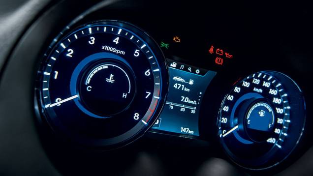 Quadro de instrumentos tem tela de TFT | <a href="https://gutenberg.quatrorodas.abril.com.br/carros/testes/hyundai-azera-847660.shtml" target="_blank" rel="migration">Leia mais</a> Quadro de instrumentos tem tela de TFT | <a href="https://gutenberg.quatrorodas.abril.com.br/carros/testes/hyundai-azera-847660.shtml" target="_blank" rel="migration">Leia mais</a>
