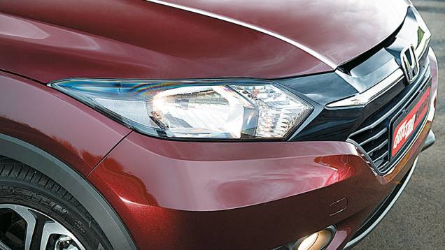 Acabamento da grade é brilhante | <a href="https://gutenberg.quatrorodas.abril.com.br/carros/testes/honda-hr-v-exl-848201.shtml" target="_blank" rel="migration">Leia mais</a> Acabamento da grade é brilhante | <a href="https://gutenberg.quatrorodas.abril.com.br/carros/testes/honda-hr-v-exl-848201.shtml" target="_blank" rel="migration">Leia mais</a>