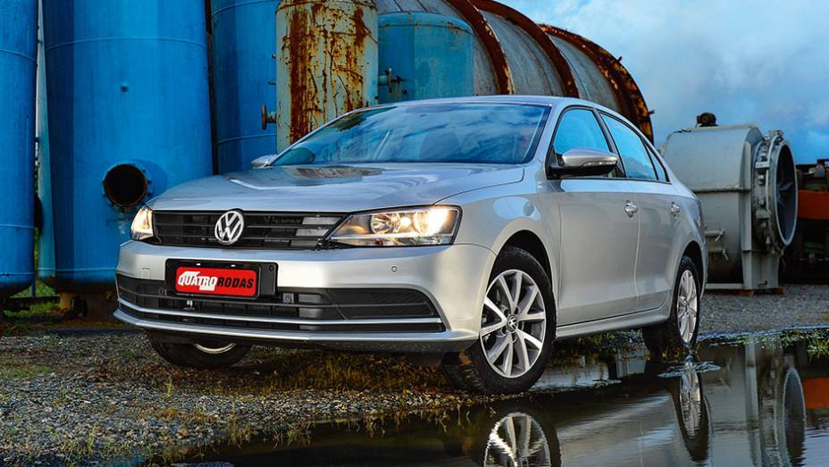 Para-choque, grade e faróis discretamente retocados | <a href="https://gutenberg.quatrorodas.abril.com.br/carros/testes/volkswagen-jetta-857081.shtml" rel="migration">Leia mais</a> Para-choque, grade e faróis discretamente retocados | <a href="https://gutenberg.quatrorodas.abril.com.br/carros/testes/volkswagen-jetta-857081.shtml" rel="migration">Leia mais</a>