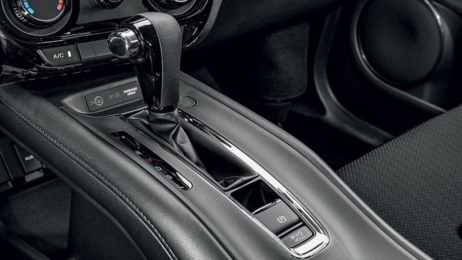 C&acirc;mbio CVT tem modo S (esportivo) | <a href="https://gutenberg.quatrorodas.abril.com.br/carros/comparativos/melhor-suv-brasil-867761.shtml" target="_blank" rel="migration">Leia mais</a>