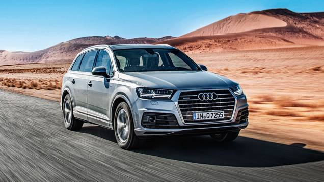 Nova grade trapezoidal estreou no TT | <a href="https://gutenberg.quatrorodas.abril.com.br//carros/impressoes/audi-q7-866880.shtml" target="_blank" rel="migration">Leia mais</a> Nova grade trapezoidal estreou no TT | <a href="https://gutenberg.quatrorodas.abril.com.br//carros/impressoes/audi-q7-866880.shtml" target="_blank" rel="migration">Leia mais</a>