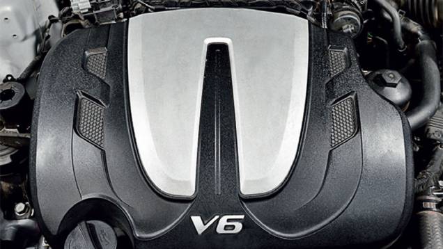 Motor V6 3.3 do Santa Fe é silencioso | <a href="https://gutenberg.quatrorodas.abril.com.br/carros/comparativos/santa-fe-x-discovery-sport-x-grand-cherokee-867285.shtml" target="_blank" rel="migration">Leia mais</a> Motor V6 3.3 do Santa Fe é silencioso | <a href="https://gutenberg.quatrorodas.abril.com.br/carros/comparativos/santa-fe-x-discovery-sport-x-grand-cherokee-867285.shtml" target="_blank" rel="migration">Leia mais</a>