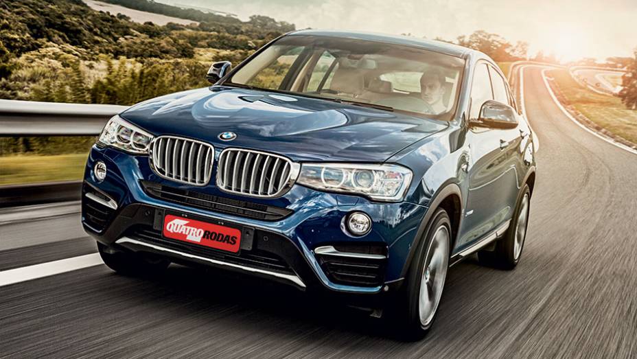 A frente é a mesma do BMW X3 | <a href="https://gutenberg.quatrorodas.abril.com.br/carros/testes/bmw-x4-866442.shtml" target="_blank" rel="migration">Leia mais</a>