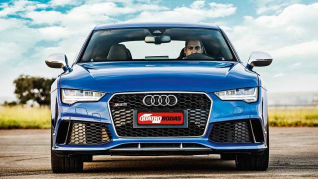 Leds em forma de seta e para-choque redesenhado | <a href="https://gutenberg.quatrorodas.abril.com.br/carros/testes/audi-rs-7-880560.shtml" target="_blank" rel="migration">Leia mais</a> Leds em forma de seta e para-choque redesenhado | <a href="https://gutenberg.quatrorodas.abril.com.br/carros/testes/audi-rs-7-880560.shtml" target="_blank" rel="migration">Leia mais</a>