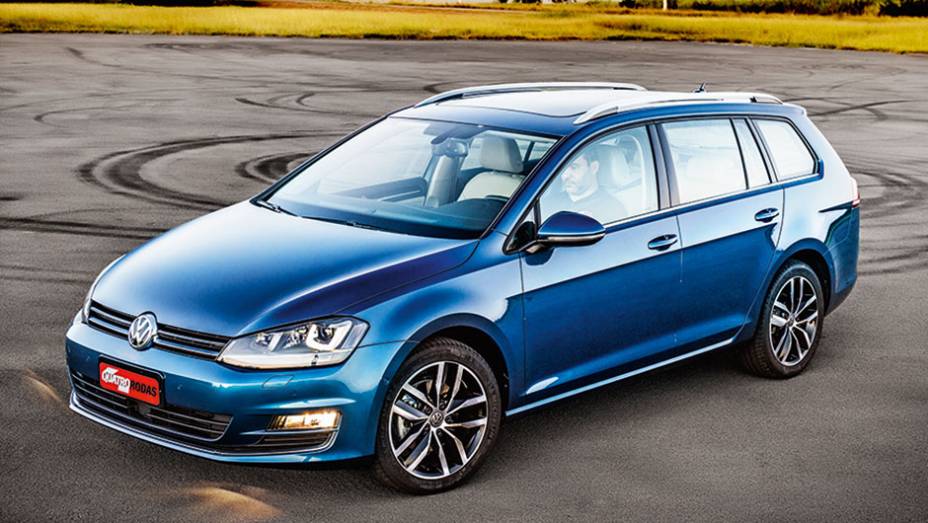 Rodas aro 17 são de série na versão Highline | <a href="https://gutenberg.quatrorodas.abril.com.br/carros/testes/vw-golf-variant-874942.shtml" target="_blank" rel="migration">Leia mais</a>