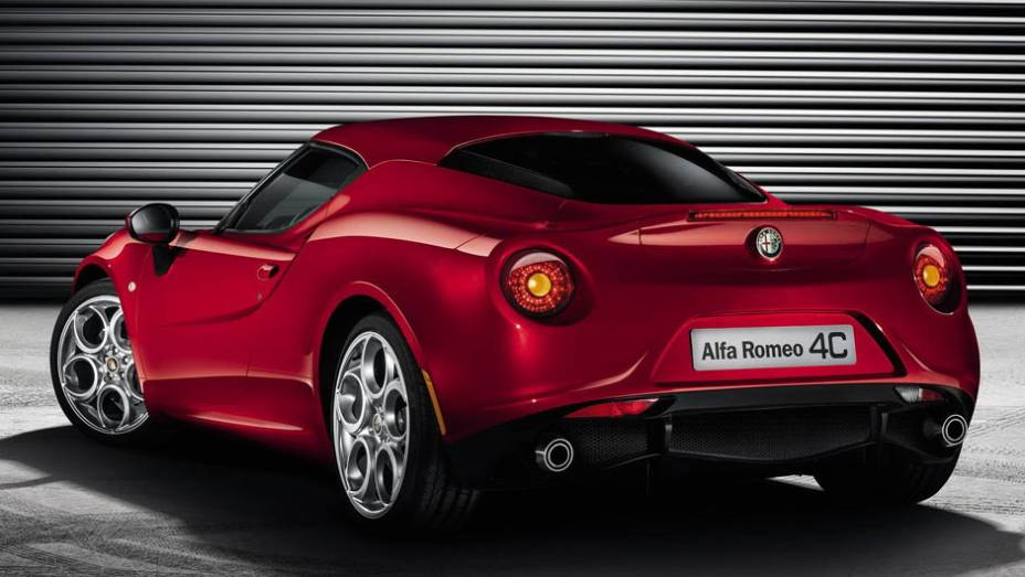 Alfa Romeo divulgou novas imagens e informações do 4C | <a href="https://gutenberg.quatrorodas.abril.com.br/saloes/genebra/2013/alfa-romeo-revela-mais-fotos-4c-734491.shtml" rel="migration">Leia mais</a>