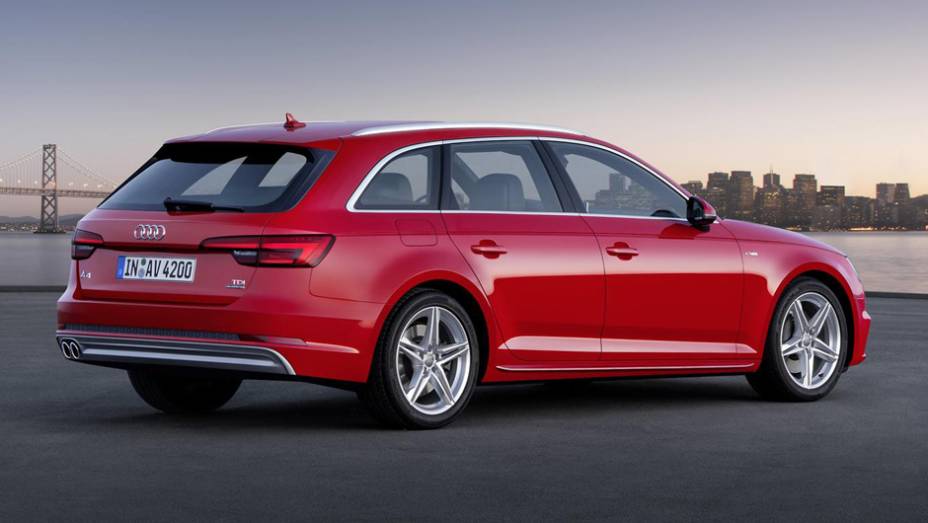 A4 Avant pode levar at&eacute; 1.510 litros de carga com os bancos rebatidos, e 505 com eles na posi&ccedil;&atilde;o normal | <a href="https://gutenberg.quatrorodas.abril.com.br/noticias/fabricantes/audi-revela-novo-a4-882500.shtml" rel="migration">Leia mais</a>