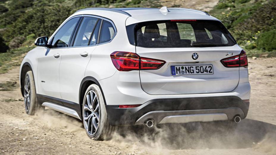 Mas, como opcional, existe a possibilidade de comprar o carro com tração integral | <a href="https://gutenberg.quatrorodas.abril.com.br/noticias/fabricantes/bmw-lanca-x1-2016-872821.shtml" rel="migration">Leia mais</a>