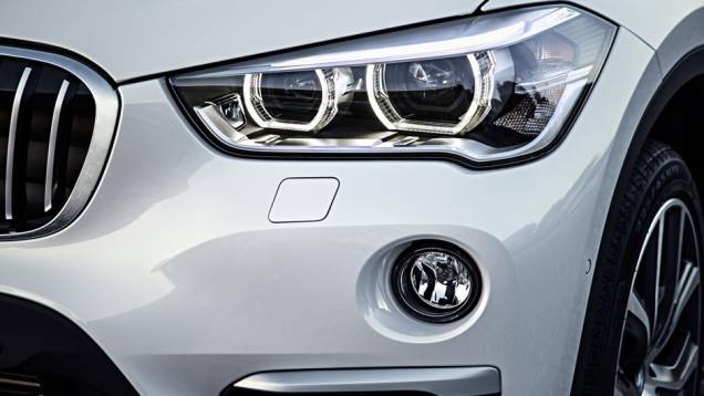 Luzes de LED e xenôn e para-choque repaginado na X1 2016 | <a href="https://gutenberg.quatrorodas.abril.com.br/noticias/fabricantes/bmw-lanca-x1-2016-872821.shtml" rel="migration">Leia mais</a> Luzes de LED e xenôn e para-choque repaginado na X1 2016 | <a href="https://gutenberg.quatrorodas.abril.com.br/noticias/fabricantes/bmw-lanca-x1-2016-872821.shtml" rel="migration">Leia mais</a>