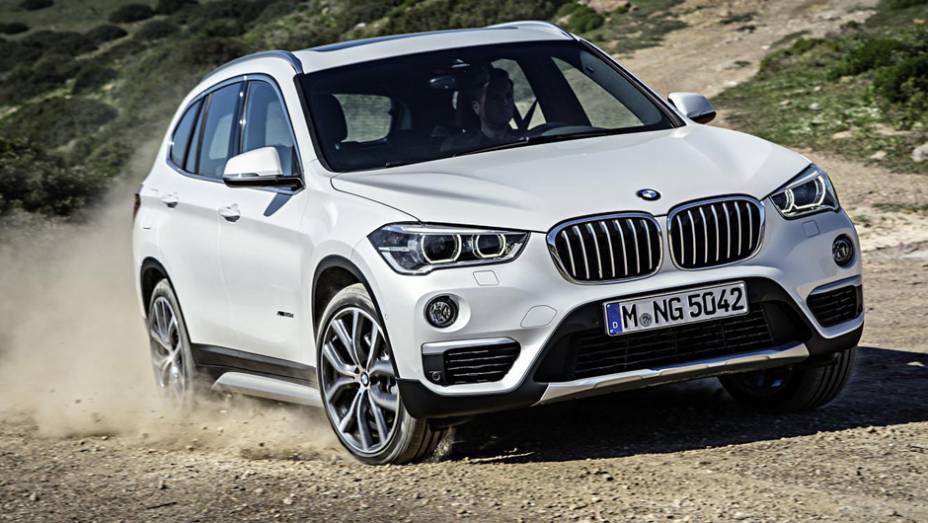 Modelo estará disponível em outubro na Alemanha | <a href="https://gutenberg.quatrorodas.abril.com.br/noticias/fabricantes/bmw-lanca-x1-2016-872821.shtml" rel="migration">Leia mais</a>