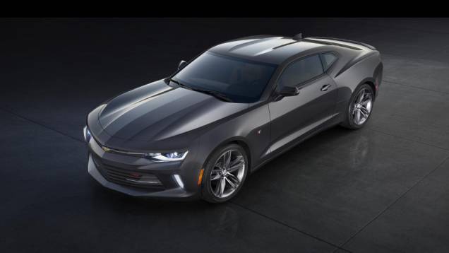 Esportivo é desenvolvido na mesma plataforma do Cadillac ATS e pesa 90 kg a menos que o antecessor | <a href="https://gutenberg.quatrorodas.abril.com.br/noticias/fabricantes/chevrolet-mostra-camaro-2016-865740.shtml" rel="migration">Leia mais</a> Esportivo é desenvolvido na mesma plataforma do Cadillac ATS e pesa 90 kg a menos que o antecessor | <a href="https://gutenberg.quatrorodas.abril.com.br/noticias/fabricantes/chevrolet-mostra-camaro-2016-865740.shtml" rel="migration">Leia mais</a>
