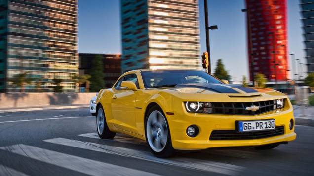 Carro ganhou espelhos retrovisores maiores | <a href="https://gutenberg.quatrorodas.abril.com.br/noticias/chevrolet-camaro-chega-europa-305036_p.shtml" rel="migration">Leia mais</a> Carro ganhou espelhos retrovisores maiores | <a href="https://gutenberg.quatrorodas.abril.com.br/noticias/chevrolet-camaro-chega-europa-305036_p.shtml" rel="migration">Leia mais</a>