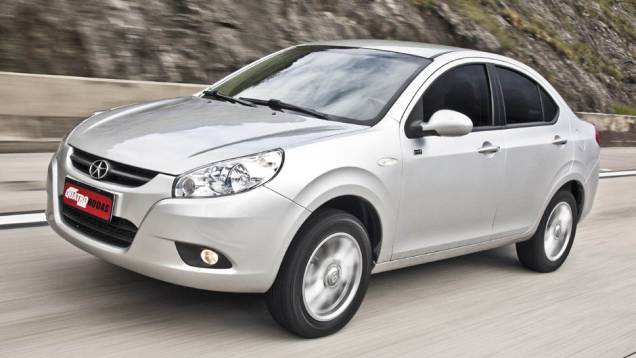 Jac J3 Turim: 2,5/5 | <a href="https://gutenberg.quatrorodas.abril.com.br/noticias/carros-mais-menos-resistentes-alagamentos-731244.shtml" rel="migration">Leia mais</a> Jac J3 Turim: 2,5/5 | <a href="https://gutenberg.quatrorodas.abril.com.br/noticias/carros-mais-menos-resistentes-alagamentos-731244.shtml" rel="migration">Leia mais</a>