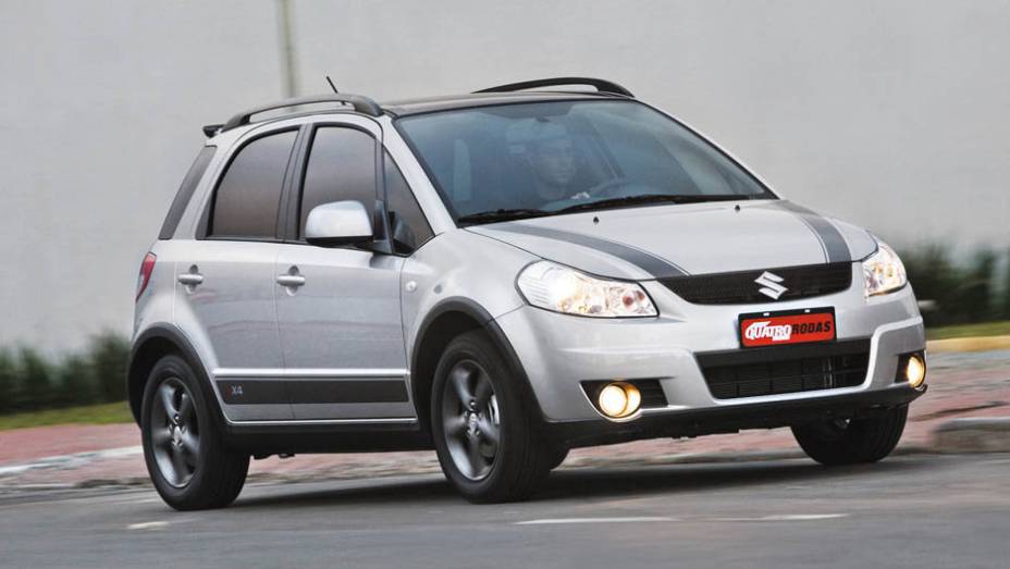 Suzuki SX4: 3/5 | <a href="https://gutenberg.quatrorodas.abril.com.br/noticias/carros-mais-menos-resistentes-alagamentos-731244.shtml" rel="migration">Leia mais</a>