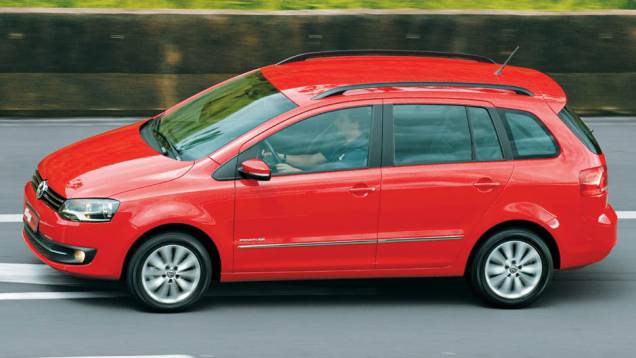 Volkswagen SpaceFox: 3/5 | <a href="https://gutenberg.quatrorodas.abril.com.br/noticias/carros-mais-menos-resistentes-alagamentos-731244.shtml" rel="migration">Leia mais</a> Volkswagen SpaceFox: 3/5 | <a href="https://gutenberg.quatrorodas.abril.com.br/noticias/carros-mais-menos-resistentes-alagamentos-731244.shtml" rel="migration">Leia mais</a>