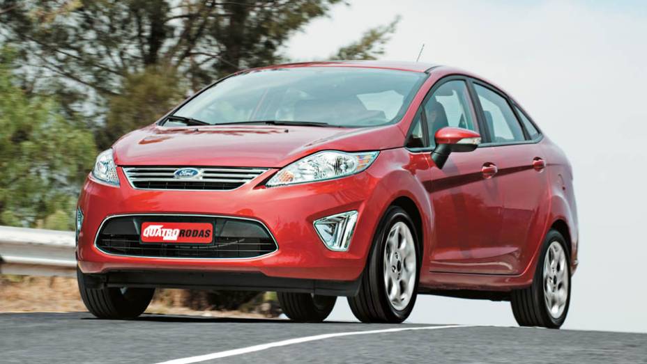 Ford New Fiesta: 3,5/5 | <a href="https://gutenberg.quatrorodas.abril.com.br/noticias/carros-mais-menos-resistentes-alagamentos-731244.shtml" rel="migration">Leia mais</a>