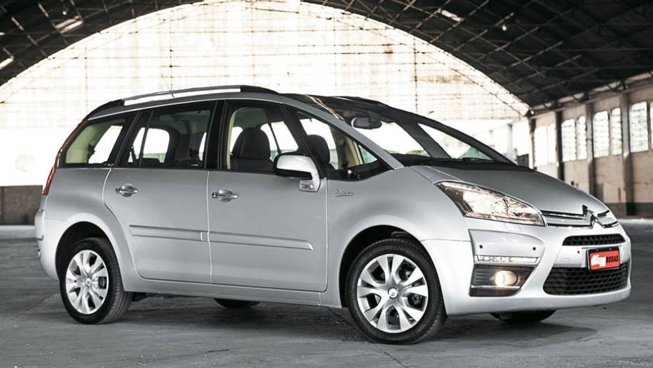 Citroën C4 Picasso | <a href="https://gutenberg.quatrorodas.abril.com.br/noticias/carros-mais-menos-resistentes-alagamentos-731244.shtml" rel="migration">Leia mais</a>