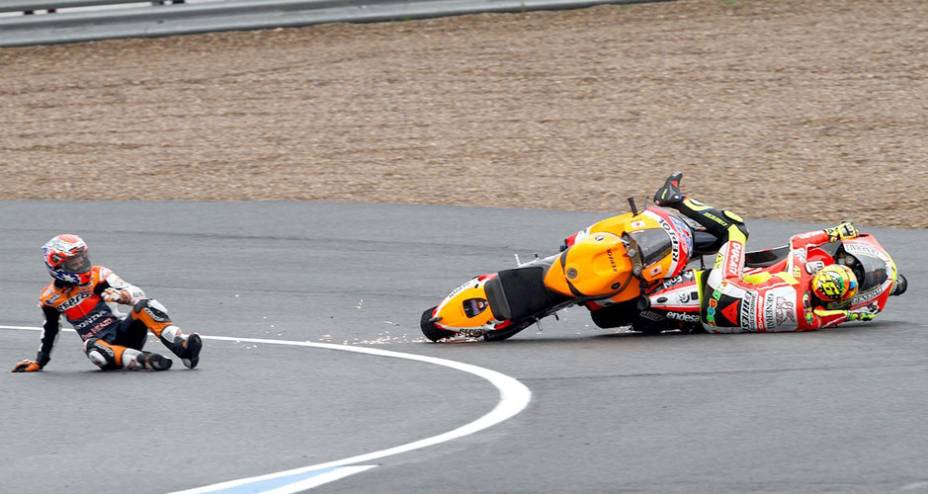 Casey Stoner e valentino Rossi sofreram acidente