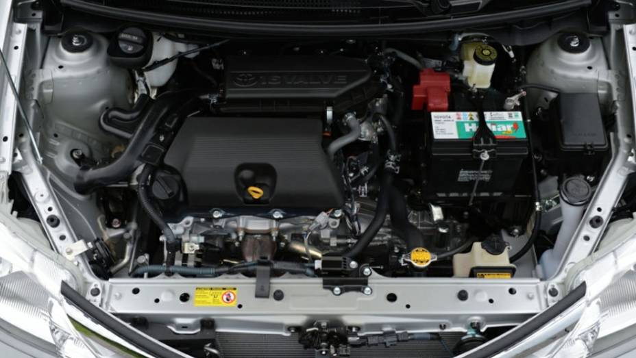 Nada de 1.0: o Etios ter&aacute; op&ccedil;&otilde;es 1.3 e 1.5, ambas com 16 v&aacute;lvulas e flex | <a href="https://gutenberg.quatrorodas.abril.com.br/salao-do-automovel/2012/carros/toyota-etios-703992.shtml" rel="migration">Leia mais</a>