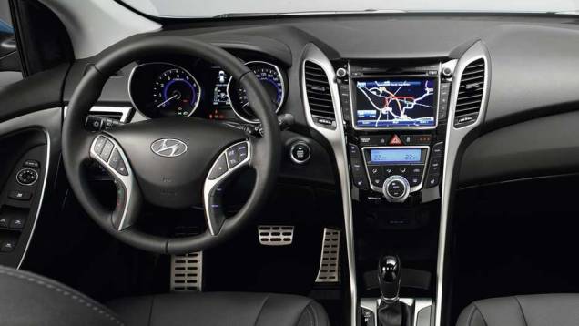 De acordo com a Hyundai, hatch ganhou mais espaço interno - <a href="https://gutenberg.quatrorodas.abril.com.br/reportagens/salao/hyundai-i30-639880.shtml" rel="migration">Leia Mais</a> De acordo com a Hyundai, hatch ganhou mais espaço interno - <a href="https://gutenberg.quatrorodas.abril.com.br/reportagens/salao/hyundai-i30-639880.shtml" rel="migration">Leia Mais</a>