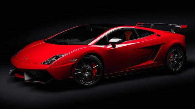 Inspirado em carros de competição, o modelo é mais leve e veloz que o LP560-4 Inspirado em carros de competição, o modelo é mais leve e veloz que o LP560-4
