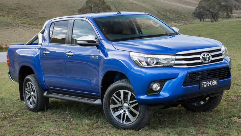 Toyota mostra nova Hilux 2016 | <a href="https://gutenberg.quatrorodas.abril.com.br/noticias/fabricantes/toyota-revela-nova-hilux-2016-867763.shtml" rel="migration">Leia mais</a>