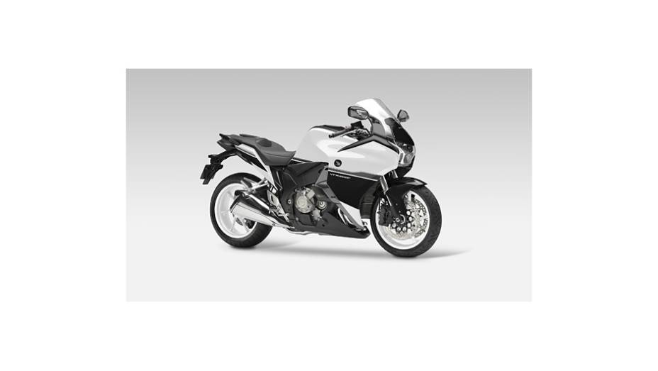 Honda VFR1200F | <a href="https://gutenberg.quatrorodas.abril.com.br/moto/noticias/confira-novidades-salao-milao-2014-812658.shtml" rel="migration">Leia mais</a>