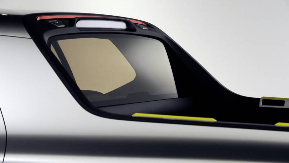 Santa Cruz Concept conta com laterais mais elevadas na parte da caçamba | <a href="https://gutenberg.quatrorodas.abril.com.br/noticias/saloes/detroit-2015/hyundai-revela-conceito-santa-cruz-detroit-825121.shtmll" rel="migration">Leia mais</a>