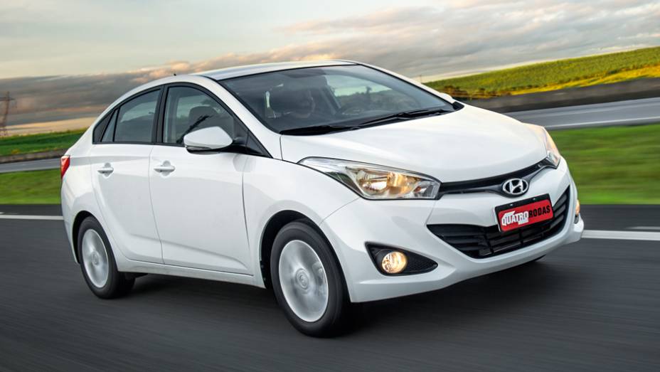 Médios: Hyundai HB20S 1.0 12V Flex - 9,2 km/l etanol - 13,2 km/l gasolina | <a href="https://gutenberg.quatrorodas.abril.com.br/noticias/mercado/inmetro-divulga-ranking-2015-programa-etiquetagem-veicular-827512.shtml" rel="migration">Leia mais</a>