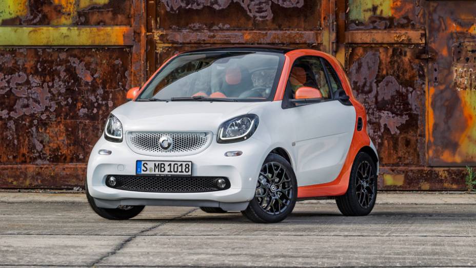 Subcompactos: Smart Fortwo 1.0 12V Gasolina - 13,7 km/l gasolina | <a href="https://gutenberg.quatrorodas.abril.com.br/noticias/mercado/inmetro-divulga-ranking-2015-programa-etiquetagem-veicular-827512.shtml" rel="migration">Leia mais</a>