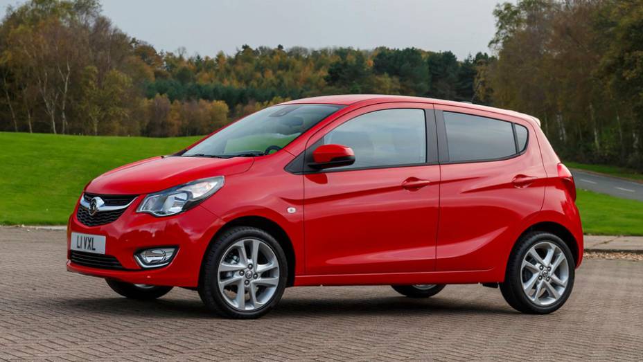 Vauxhall Viva, apenas o nome e logos mudam em relação ao Opel Karl | <a href="https://gutenberg.quatrorodas.abril.com.br/noticias/saloes/genebra-2015/opel-lanca-karl-europa-819122.shtml" rel="migration">Leia mais</a>