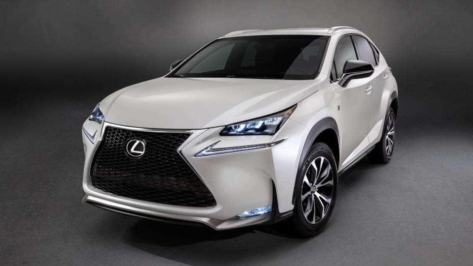 Lexus NX 200t F SPORT | <a href="https://gutenberg.quatrorodas.abril.com.br/noticias/saloes/pequim-2014/lexus-revela-crossover-nx-2015-pequim-780341.shtml" rel="migration">Leia mais</a>