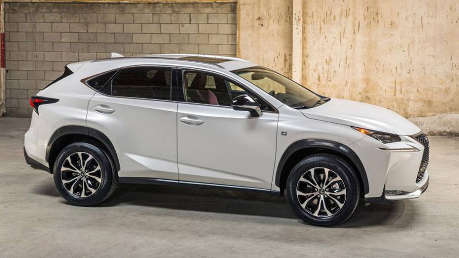 Lexus NX 2015 200t | <a href="https://gutenberg.quatrorodas.abril.com.br/noticias/saloes/pequim-2014/lexus-revela-crossover-nx-2015-pequim-780341.shtml" rel="migration">Leia mais</a>