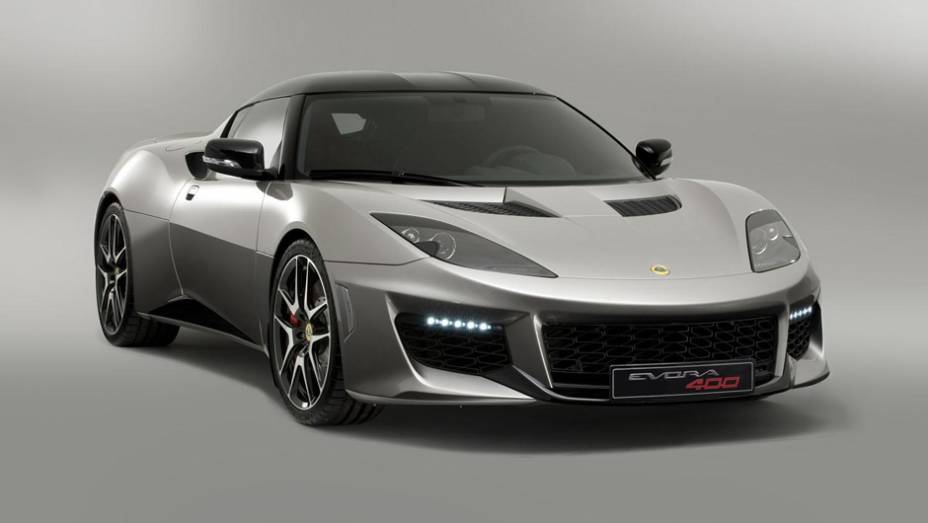 Montadora inglesa lançou o seu carro mais potente e veloz já feito | <a href="https://gutenberg.quatrorodas.abril.com.br/noticias/saloes/genebra-2015/lotus-evora-400-2015-apresentada-837306.shtml" rel="migration">Leia mais</a>