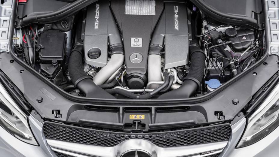 Motor é 5.5 litros V8 biturbo de 585 cavalos de potência | <a href="https://gutenberg.quatrorodas.abril.com.br/noticias/saloes/detroit-2015/mercedes-amg-gle63-s-coupe-revelada-oficialmente-detroit-824420.shtml" rel="migration">Leia mais</a>