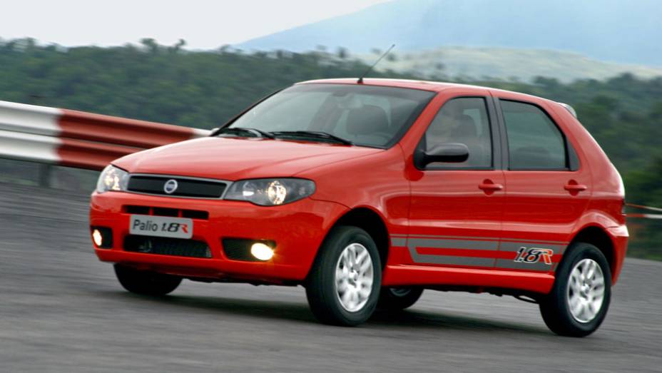 Com motor 1.8, o Palio R tinha visual que remetia aos clássicos esportivos da marca Com motor 1.8, o Palio R tinha visual que remetia aos clássicos esportivos da marca