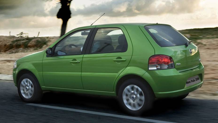 As lanternas em forma de "U" invertido causaram polêmica As lanternas em forma de "U" invertido causaram polêmica