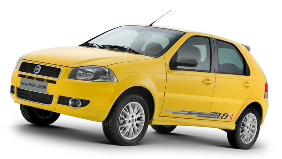 A versão R tinha faróis escurecidos e adesivos decorativos A versão R tinha faróis escurecidos e adesivos decorativos