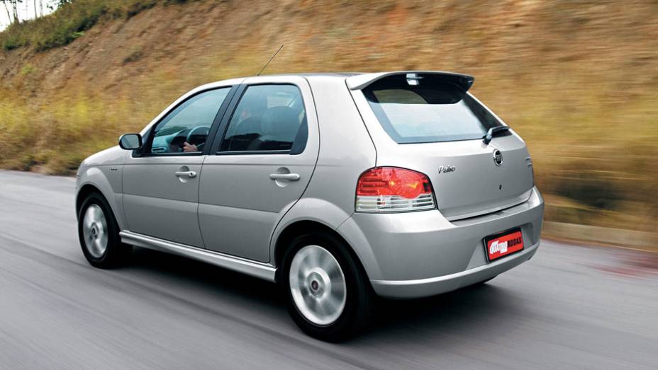 Atrás, o Palio preservou a mesma aparência Atrás, o Palio preservou a mesma aparência