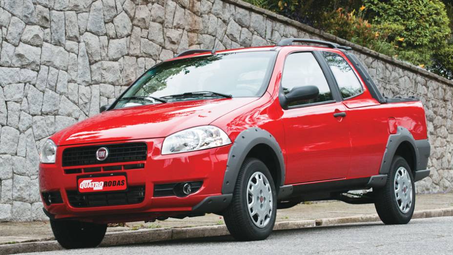 ... a picape Strada, que inovou com versões de cabine estendida e dupla... ... a picape Strada, que inovou com versões de cabine estendida e dupla...